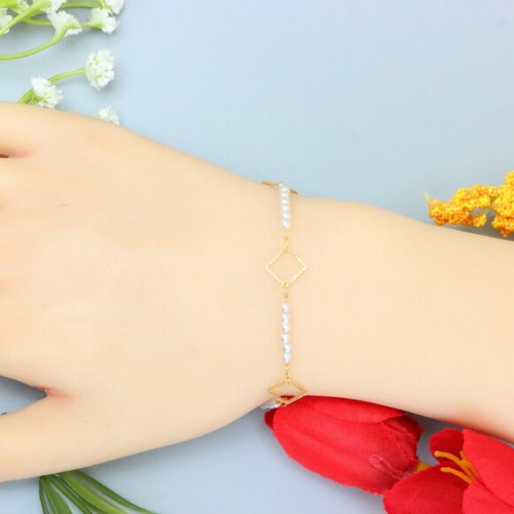 "Elegant & Trendy Bracelet, A Perfect Gift for Women, Thoughtful, EVCH1794 - Picture 2 of 10